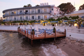 Гостиница Hotel Restaurant Juanito Platja  Sant Carles de la Ràpita